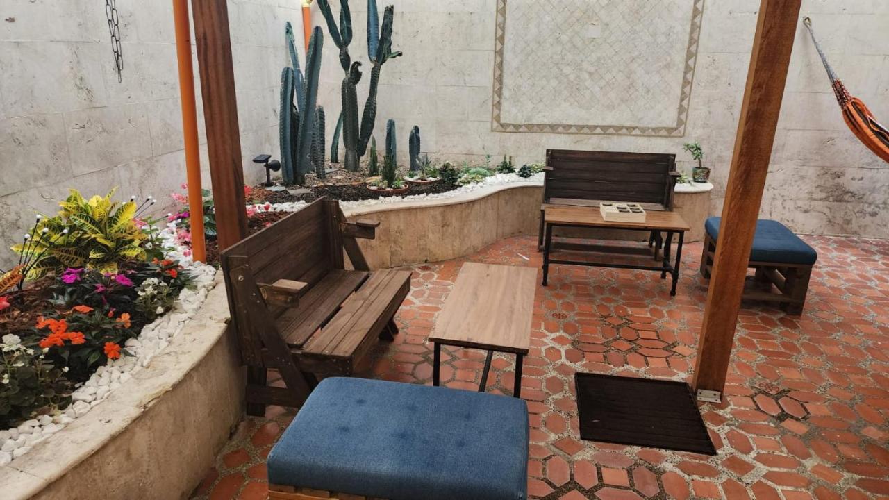 Paisa Hostel Medellin Luaran gambar