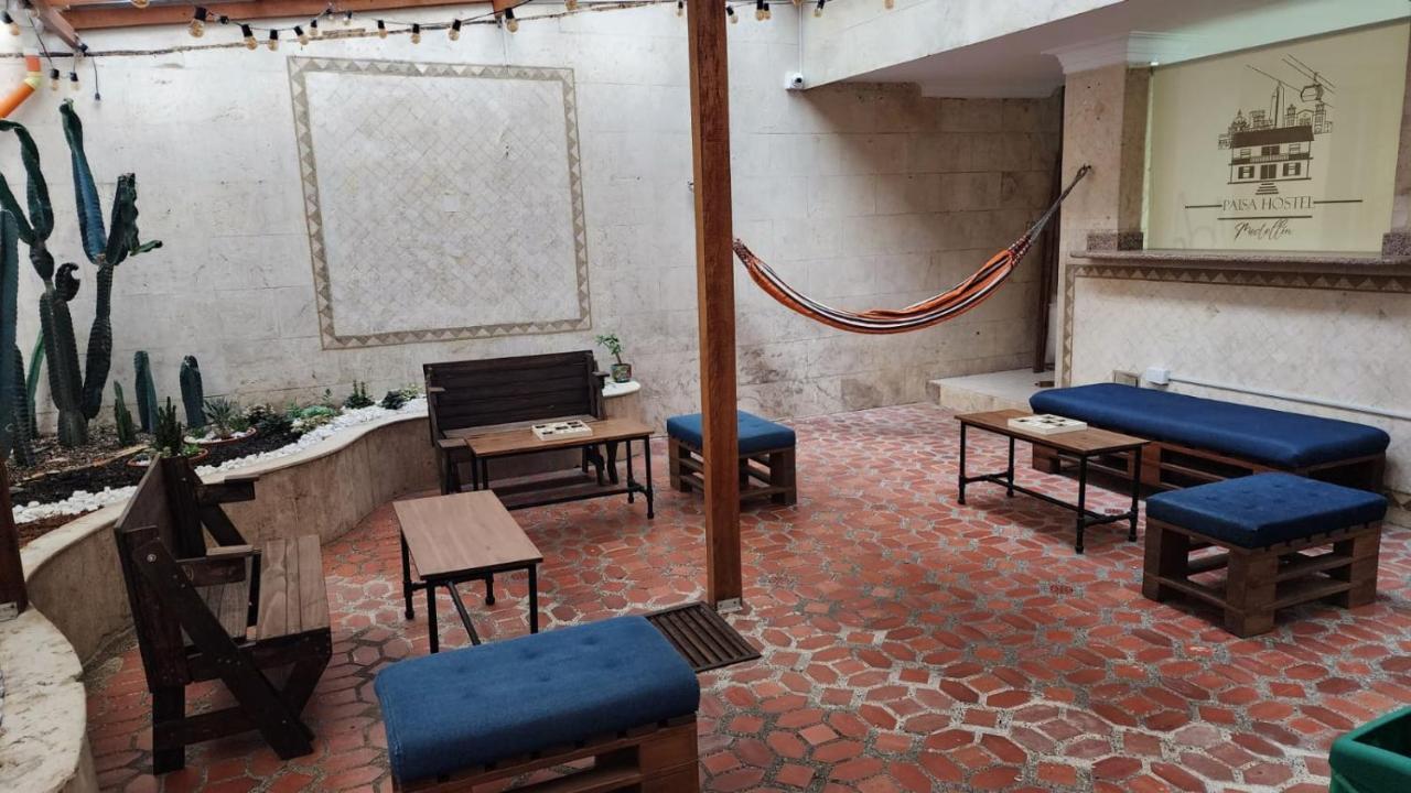 Paisa Hostel Medellin Luaran gambar