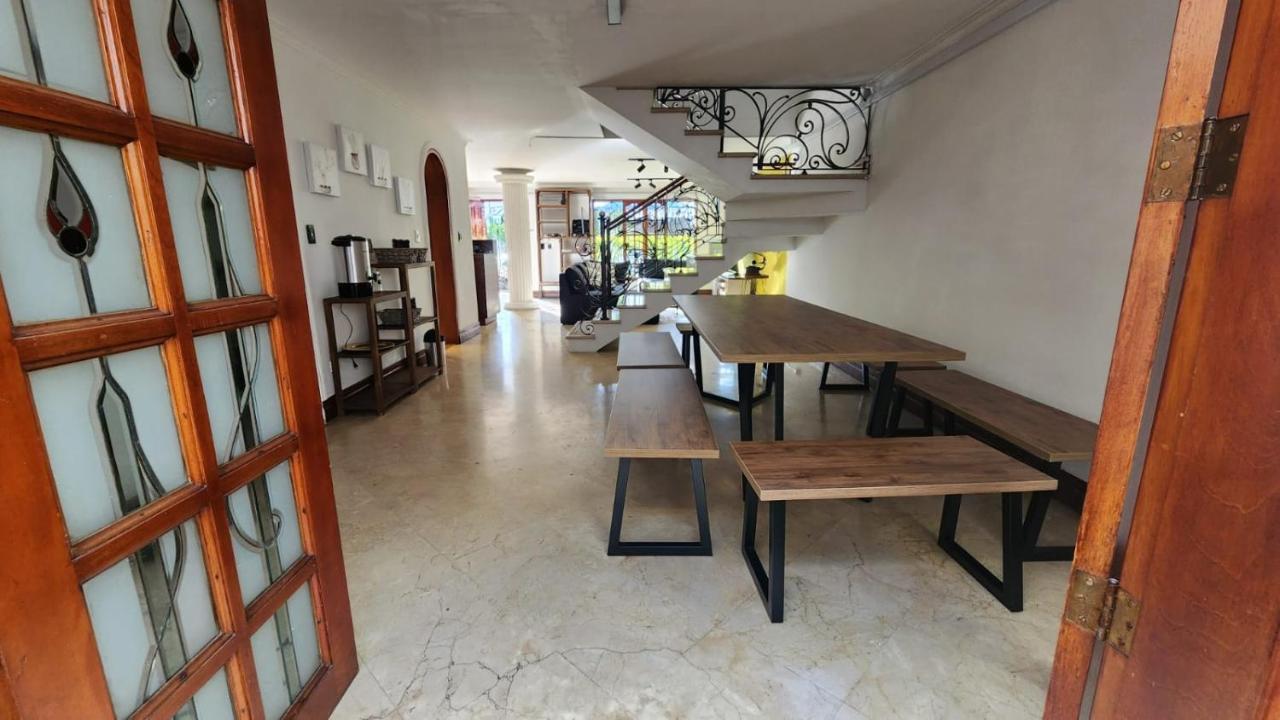 Paisa Hostel Medellin Luaran gambar