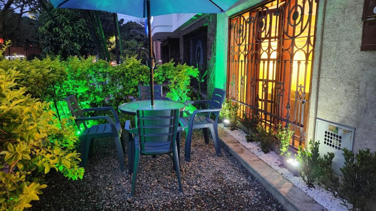 Paisa Hostel Medellin Luaran gambar