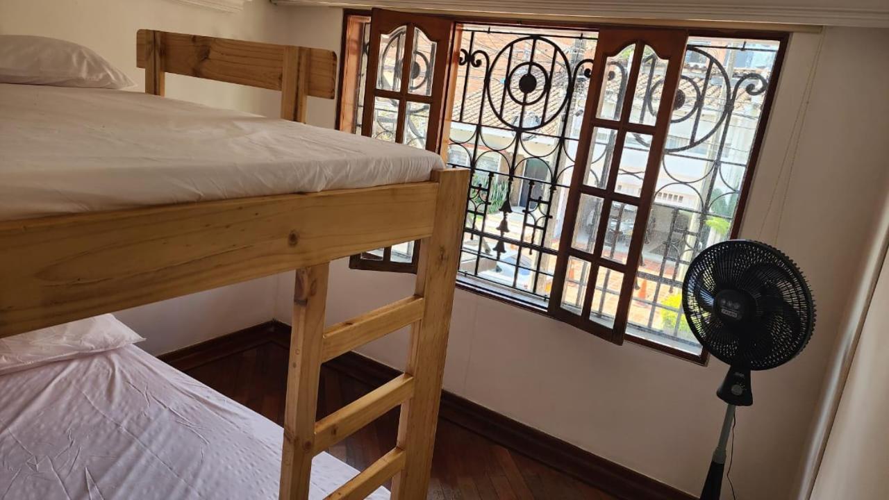 Paisa Hostel Medellin Luaran gambar