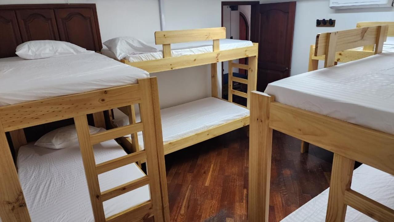 Paisa Hostel Medellin Luaran gambar