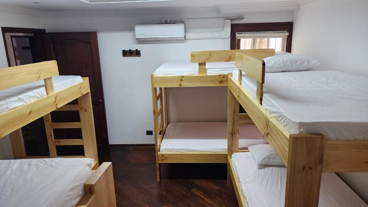 Paisa Hostel Medellin Luaran gambar